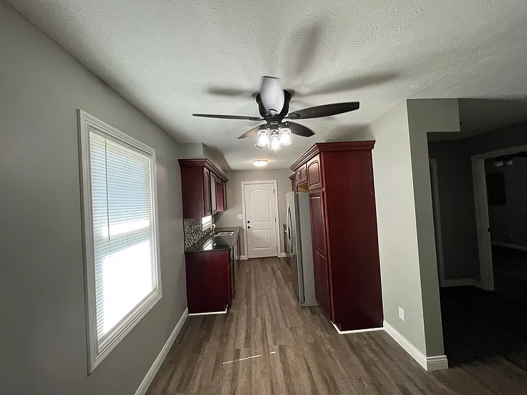 8430 N Dixie Hwy — Photo 14