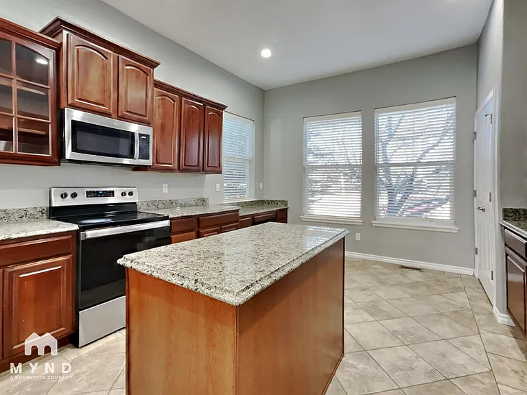10835 Heatherton St — Photo 7