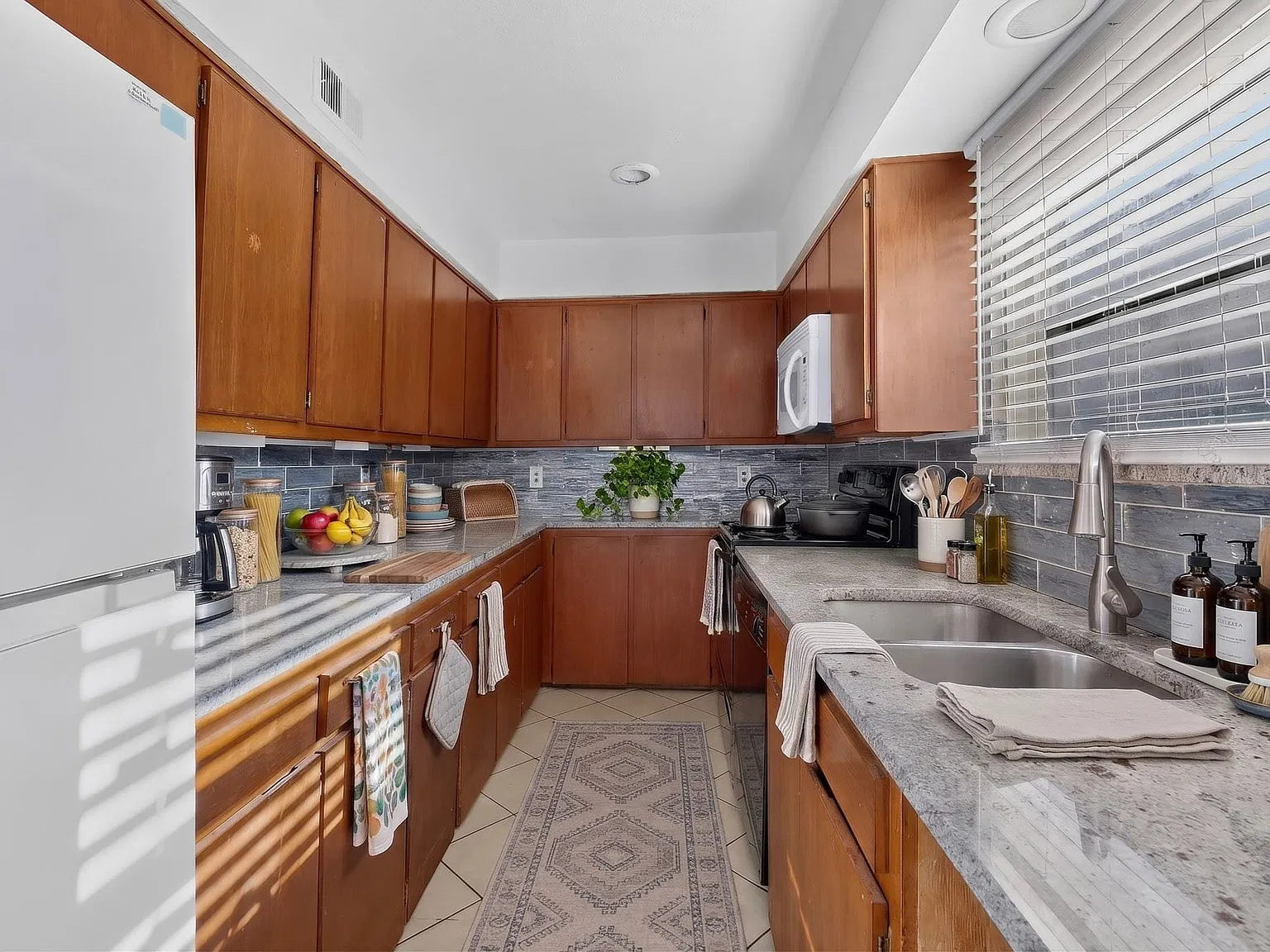 2 bed, 2.0 bath, 1188 sqft, $1,590 — Photo 4