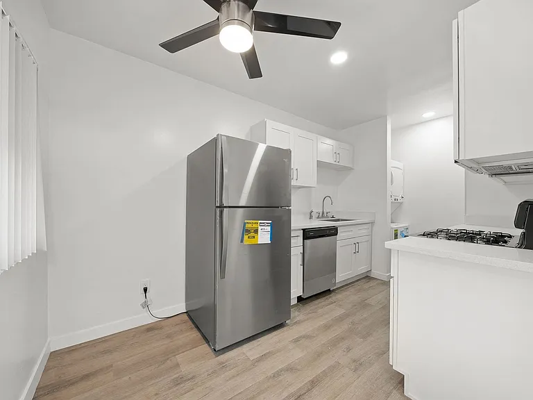 835-845 Glenway Dr. — Photo 18
