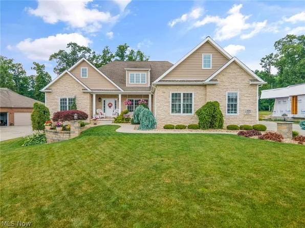 7306 Kempton Ct, Canfield, OH 44406