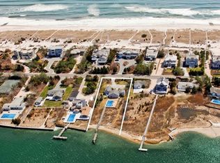 208 Dune Rd, Westhampton Beach, NY 11978