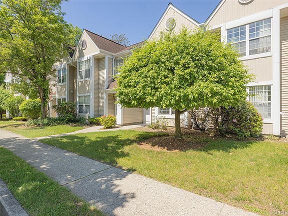 3rd image of 27 Creekside Circle