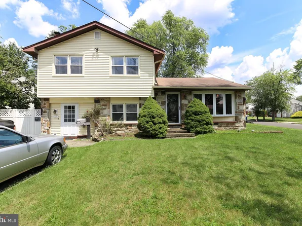 109 Surrey Rd, Voorhees, NJ 08043