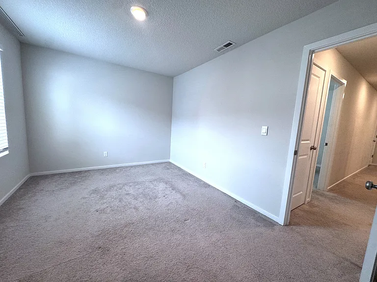 896 N 18th Ave — Photo 24
