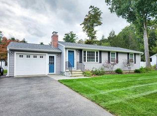 24 Woodknoll Dr, North Hampton, NH 03862