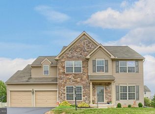 293 Willow Dell Ln, Leola, PA 17540