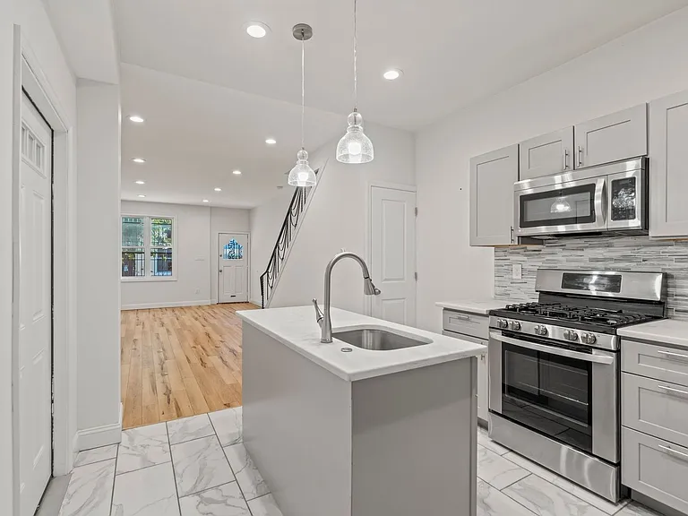 1630 Edgley St — Photo 1