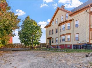 12 Emmett St, Providence, RI 02903