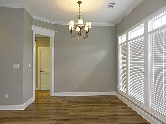 4th image of 3585 Desirable Dr