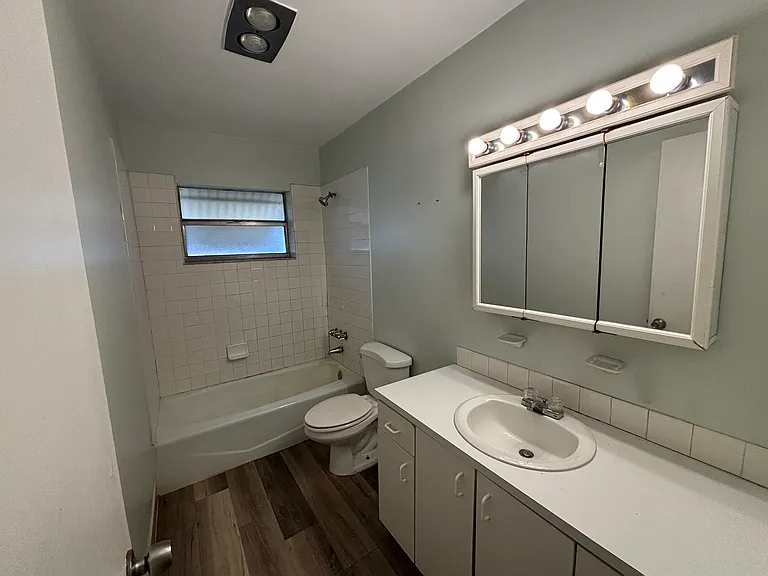 5850 Lincoln St #1 — Photo 8