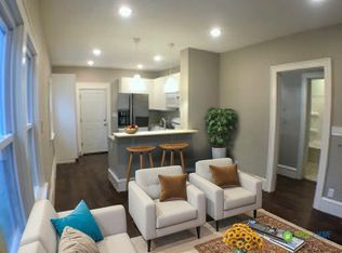 677 Thomas Ave W #2, Saint Paul, MN 55104