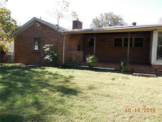 2nd image of 404 N Oak St