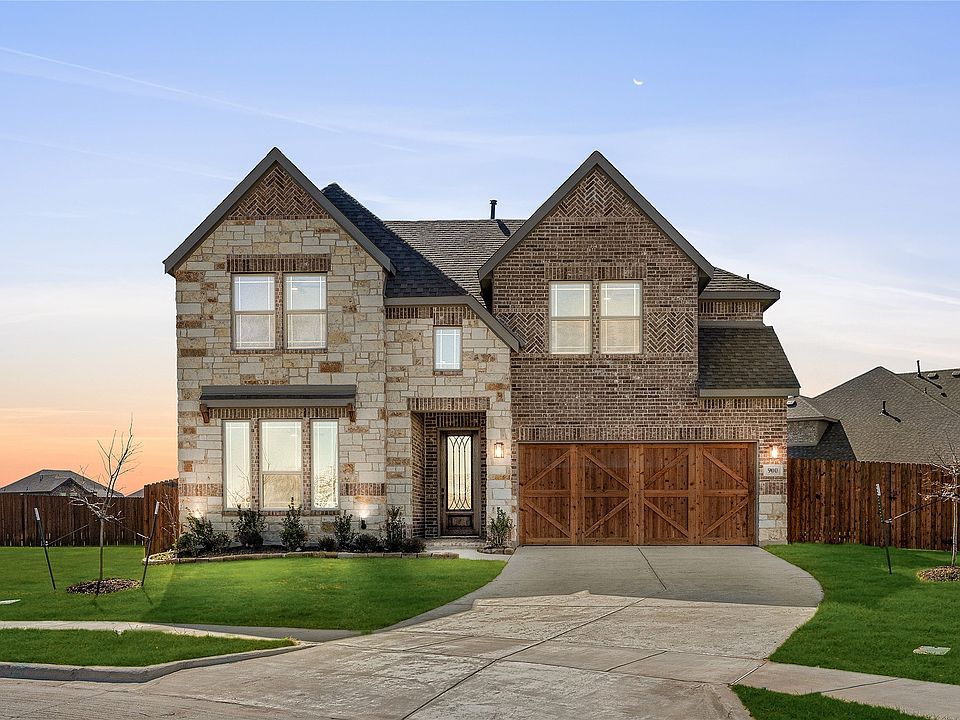 1st image of 900 Lasalle Dr