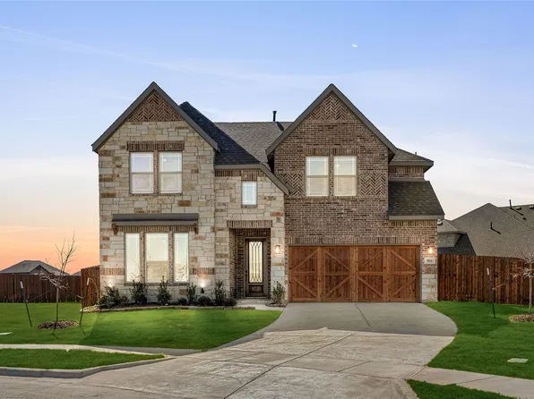 900 Lasalle Dr, Red Oak, TX 75154