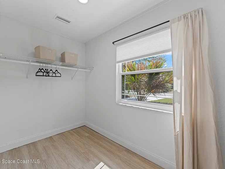 430 Michigan Ave — Photo 13
