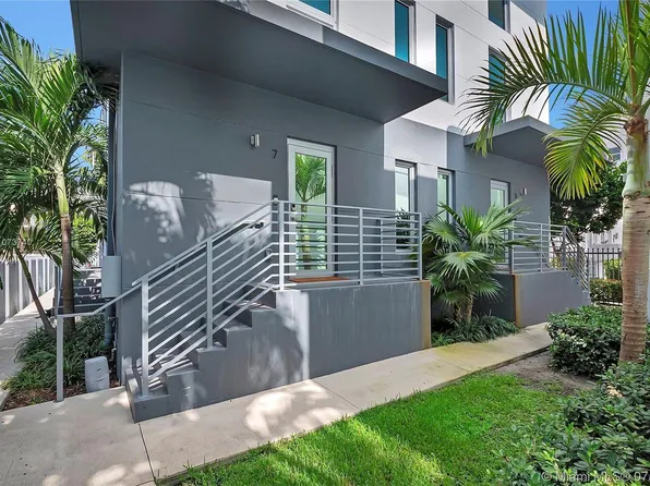 624 W Michigan Ave #8, Miami Beach, FL 33139