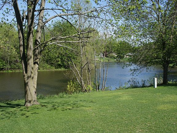 4th image of 1435 Hampshire Dr