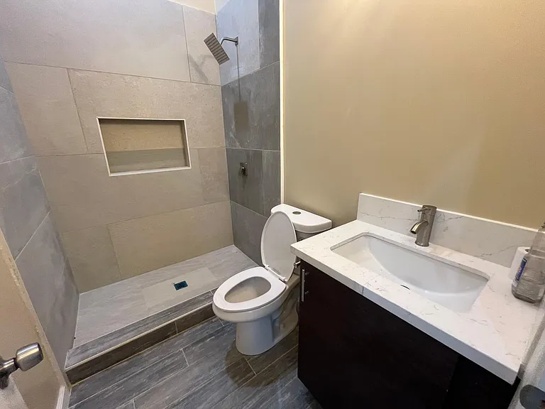 2739 Eltinge Dr — Photo 24