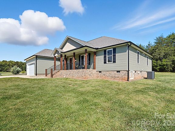 3rd image of 3482 Storybrook Ln