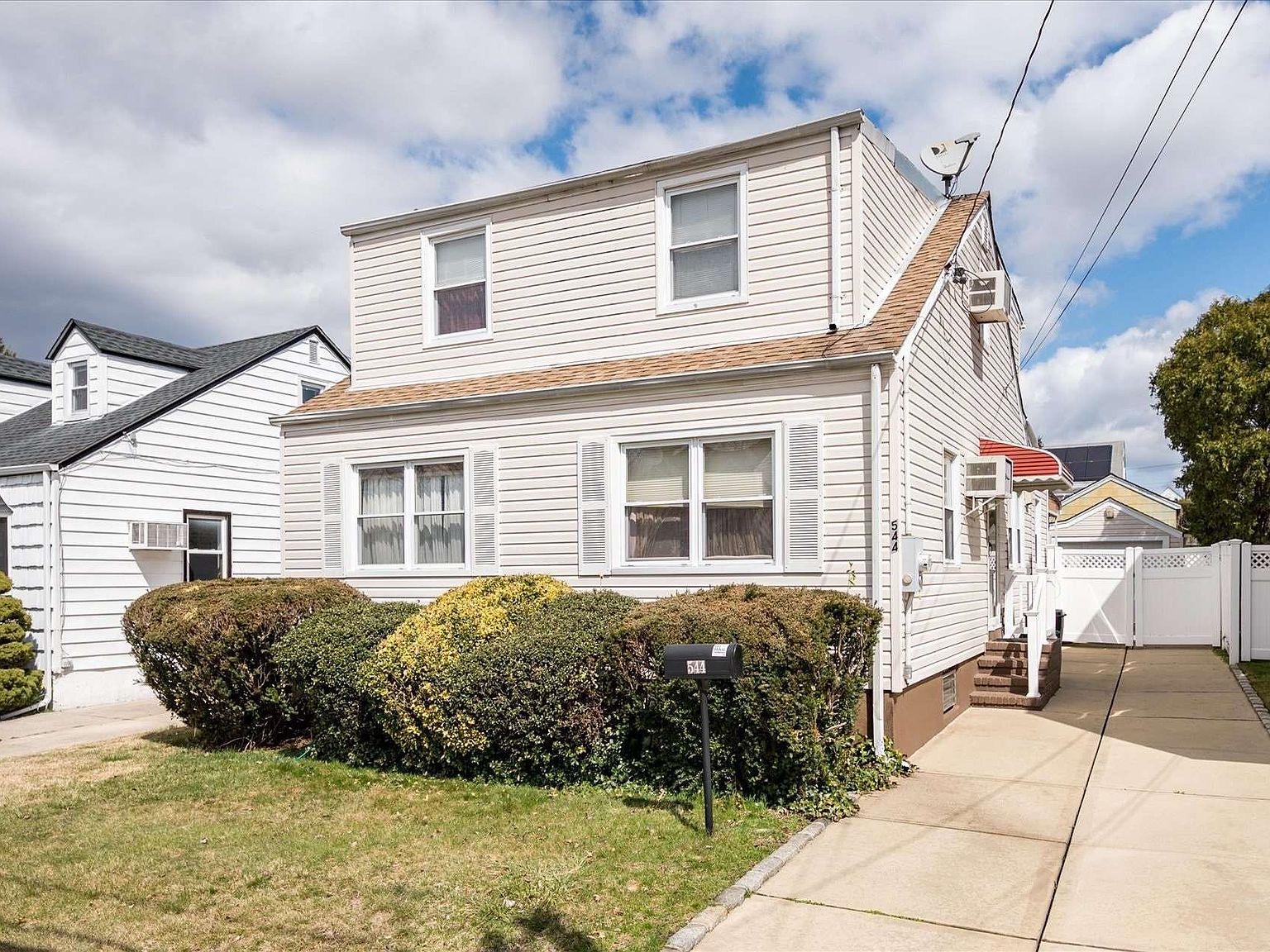 544 N 6th Street, New Hyde Park, NY 11040 Zillow