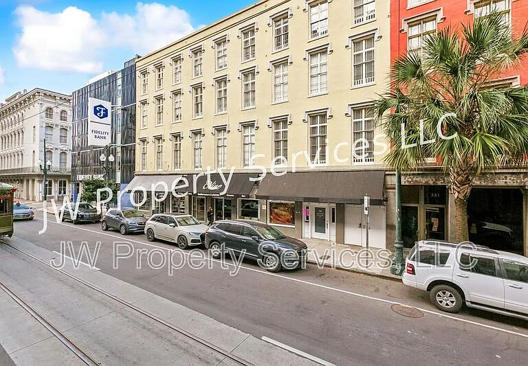 339 Carondelet St #4F — Photo 1