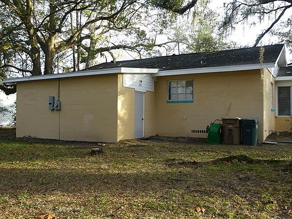 2nd image of 1209 NE 14th St