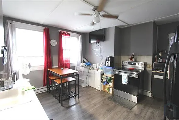 3 bed, 1300 sqft, $1,850 — Photo 4
