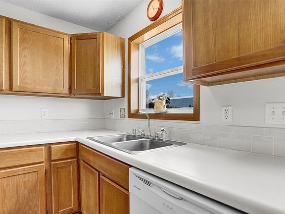 5th image of 1373 Eagle Avenue UNIT B