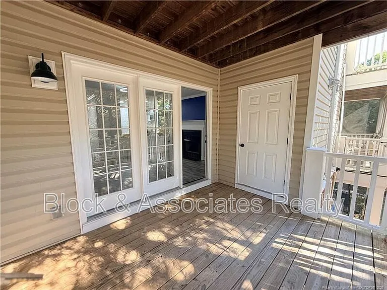 392 Bubble Creek Ct #6 — Photo 15