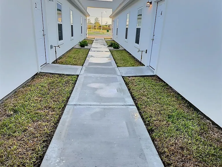 3912 Ventura Ave #1 — Photo 12