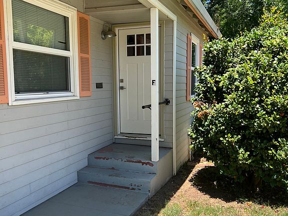 2nd image of 453 Linden Ave Unit F