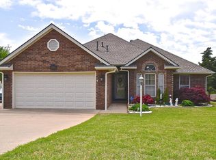 1009 E Cherrywood Dr, Guthrie, OK 73044