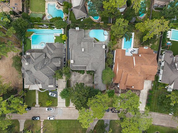 3rd image of 11910 Longleaf Ln