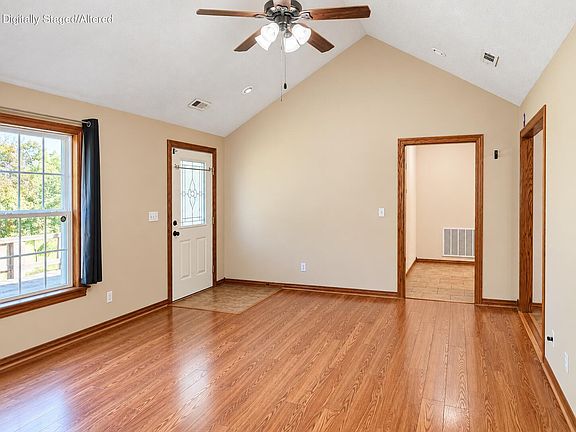 5th image of 1332 Hannah Lane