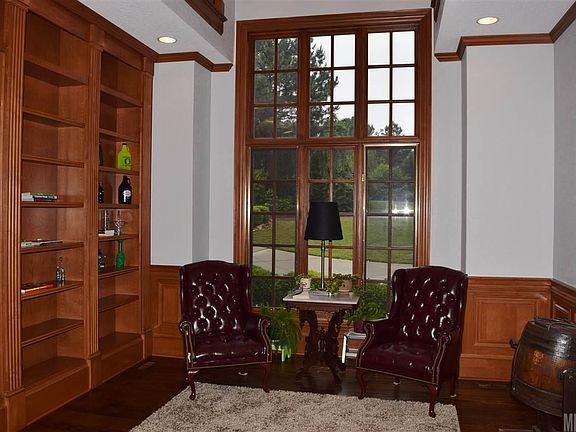 4th image of 9190 Sherbourne Ln