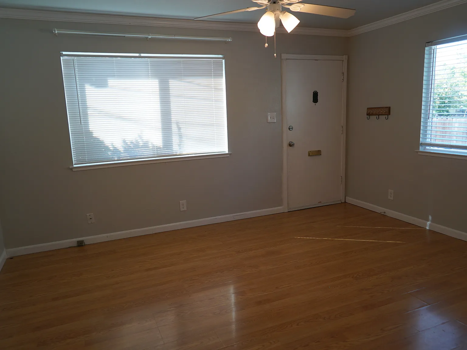 2 bed, 951 sqft, $2,450 — Photo 3