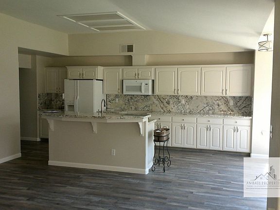 3rd image of 1923 E Desert Island Dr