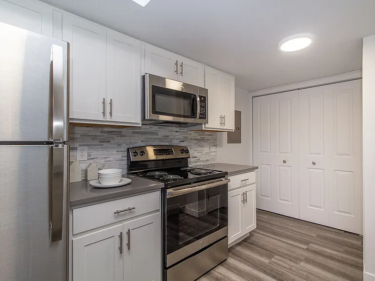Ivy Hills Living Spaces — Photo 123