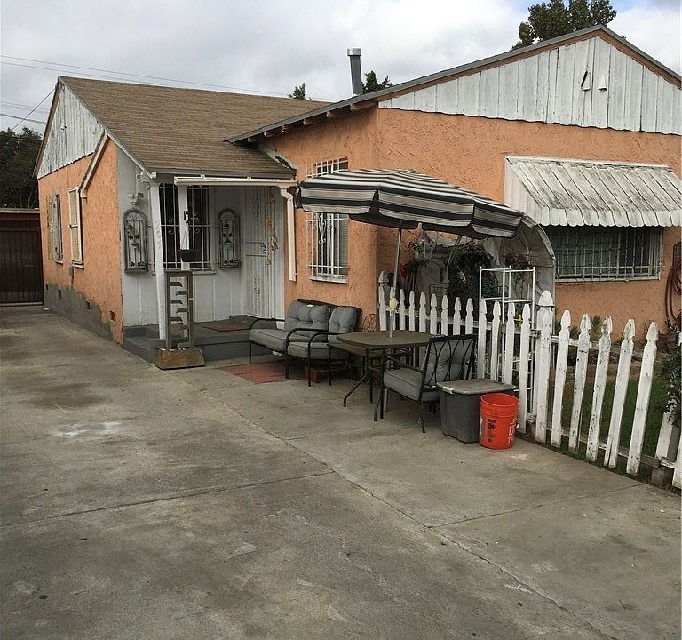 1st image of 207 E 119th St