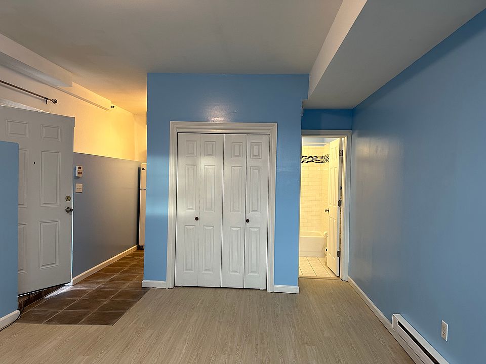 2nd image of 44 Wiman Pl #2