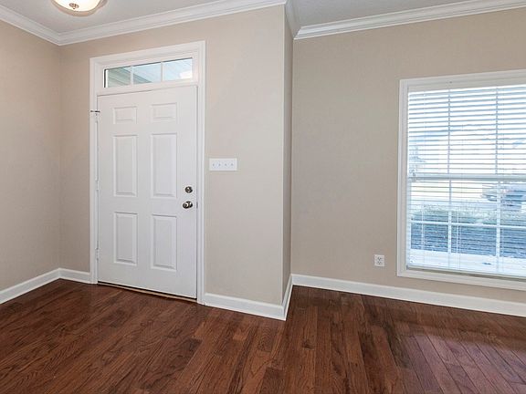 2nd image of 1536 Crescent Oaks Ln