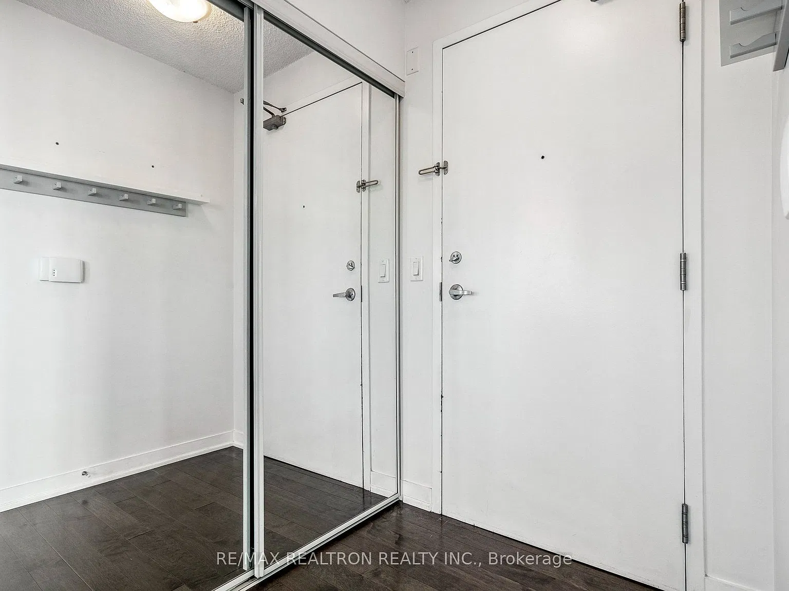 2 bed, $3,000 — Photo 4