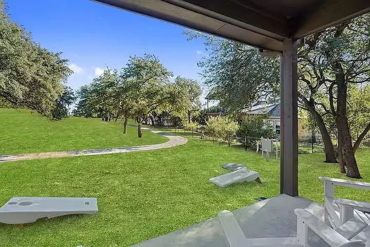 585 Demarett Dr — Photo 19