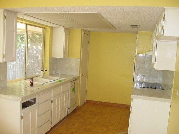 5th image of 2402 Vassar Ct