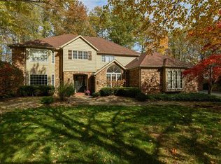 2335 Georgia Dr, Westlake, OH 44145