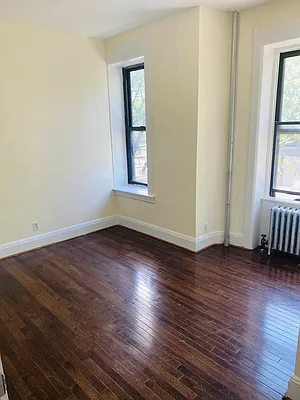 Rented by Trademarko Realty Inc | media 12