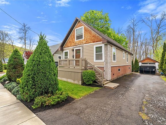 2nd image of 808 S Plain St
