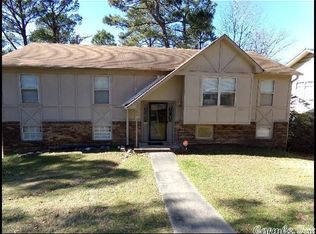 22 Coachlight Dr, Little Rock, AR 72227