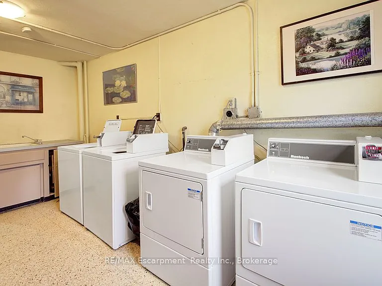 830 Robinson St #204 — Photo 20